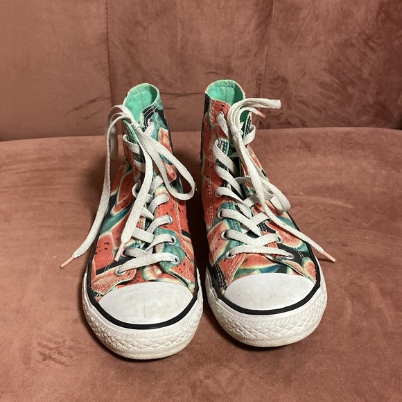 Watermelon Converse high tops - Picture 2 of 3